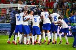 爱游戏官网-西班牙遭遇波兰，晋级之路脱颖而出