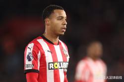 爱游戏体育下载-关于利兹联球员表现令人瞩目，成为新赛季的黑马之一的信息