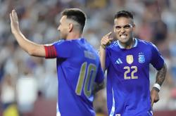 爱游戏中国官网-阿根廷队在足球比赛中取得激动人心的胜利