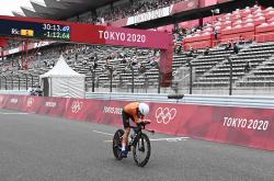 爱游戏体育地址-荷兰自行车队团体夺冠，速度快人一步的简单介绍