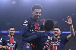 爱游戏登录入口-巴黎主场告捷，提高欧冠晋级机会(巴黎公布欧冠大名单,梅西领衔新援在列)