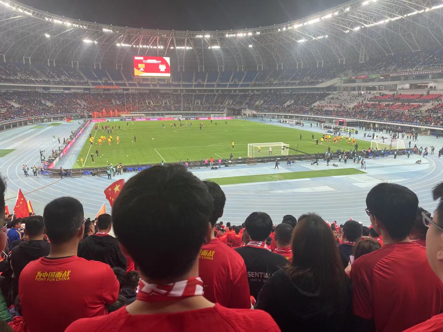 爱游戏体育地址-关于火爆场面引爆球迷热情，气氛高涨的信息