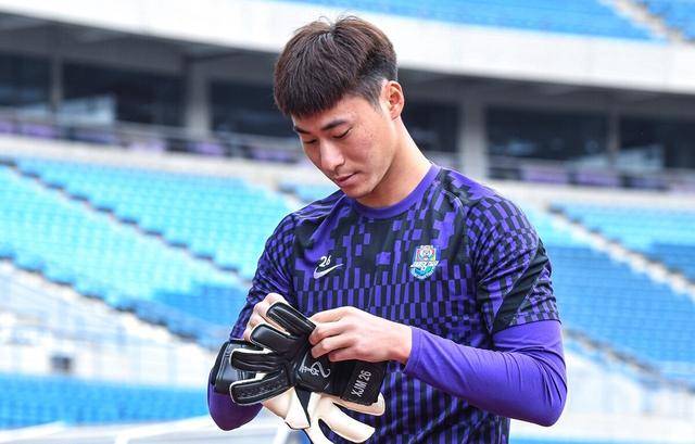 马耶尔训练时受伤卧床养伤，提前备战下轮比赛