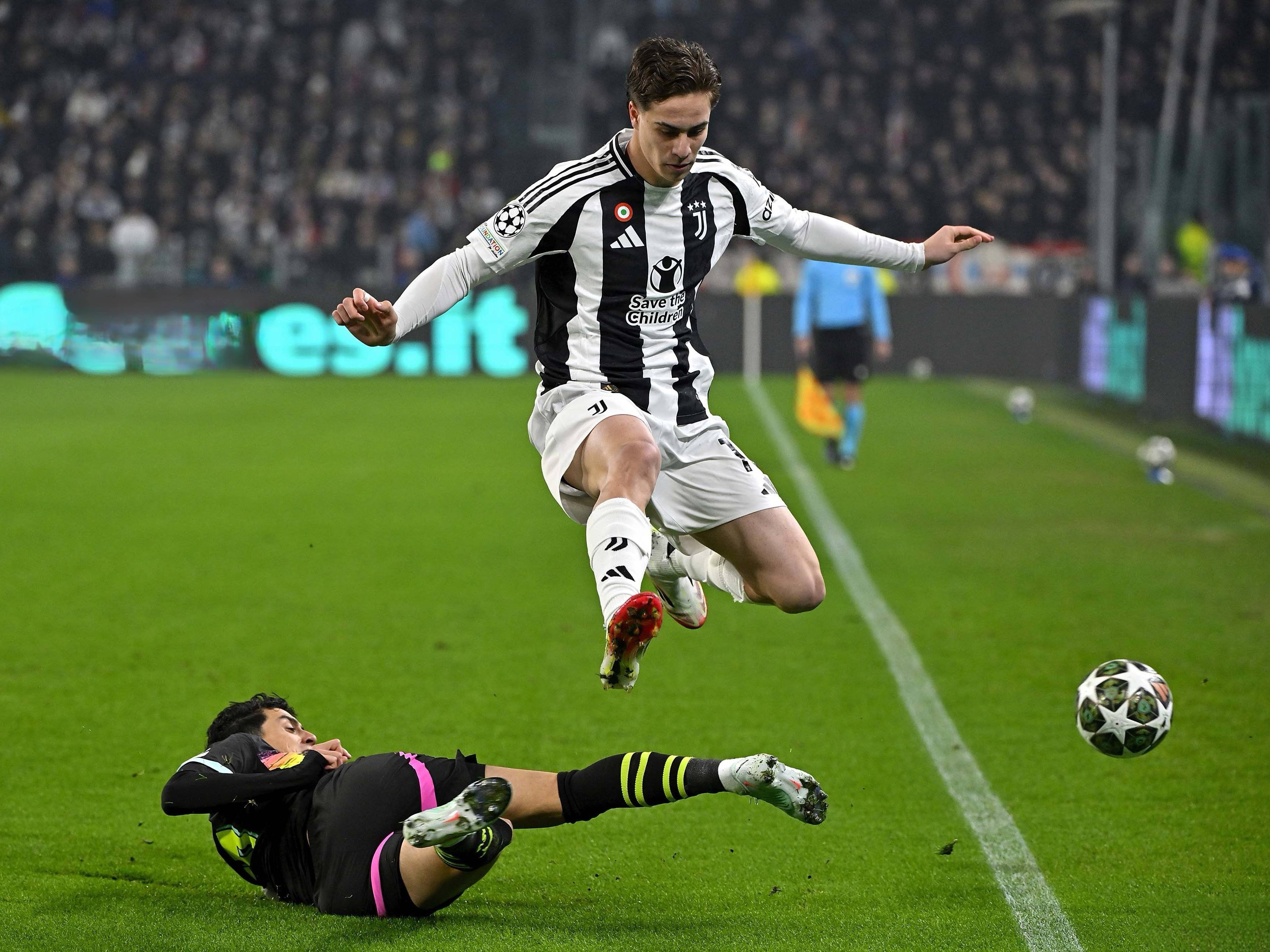 阿贾克斯大胜曼城：客场湖人呈现惨败