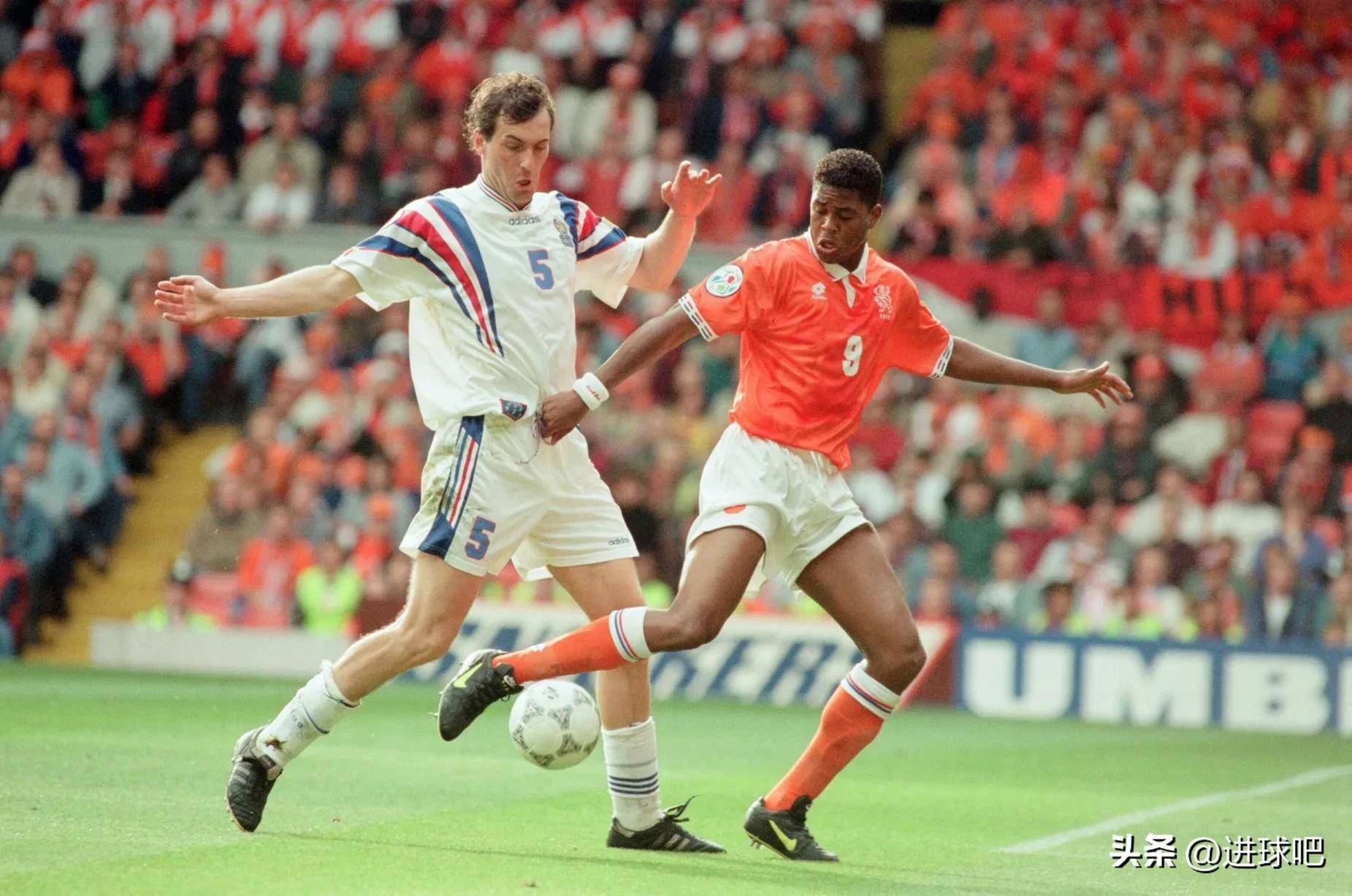 法国冠军赢得胜利，晋级淘汰赛阶段