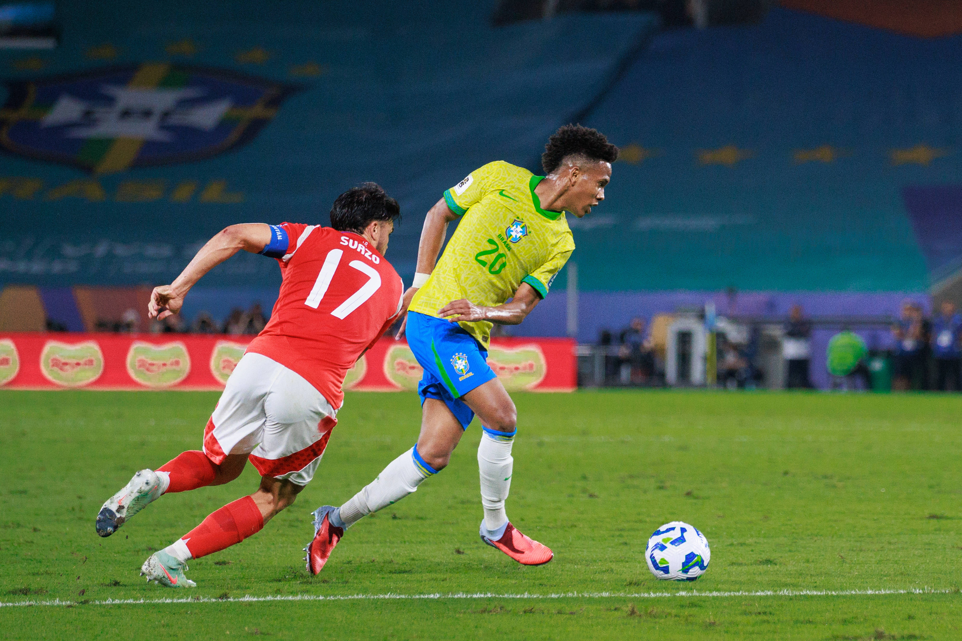 智利女足球员在国际比赛中闪耀