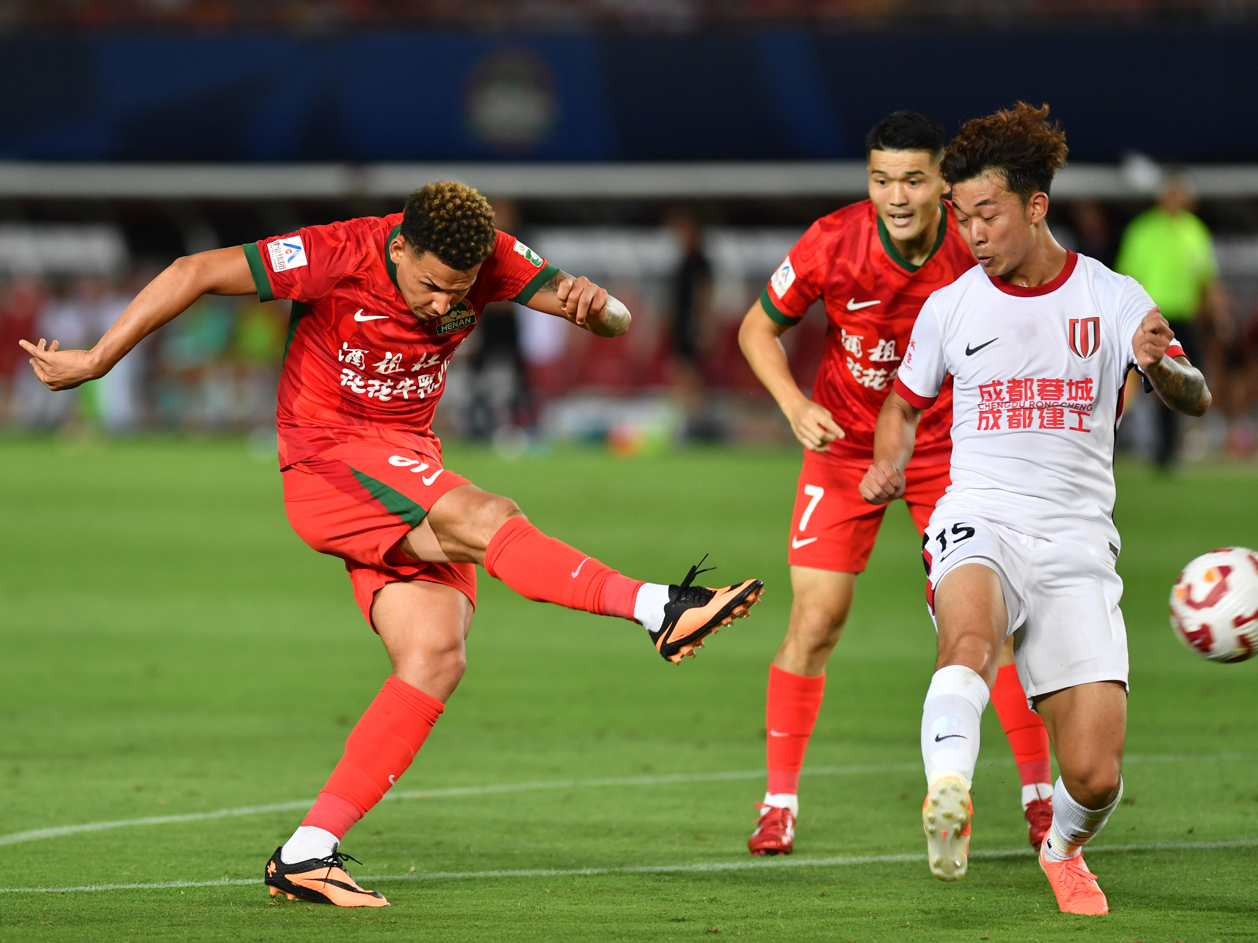 国内足球俱乐部在国际赛事中赢得尊重 国内足球俱乐部在国际赛事中赢得尊重