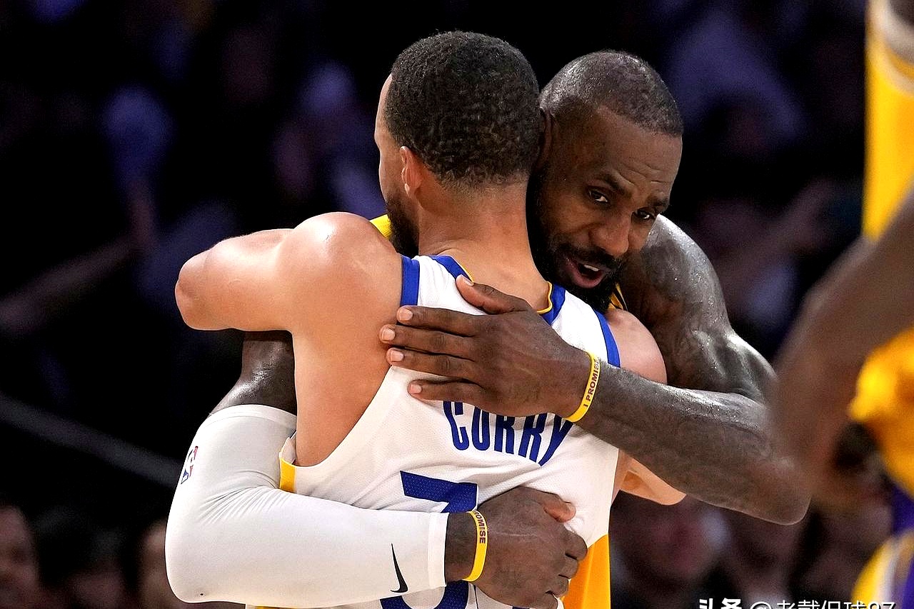 勇士胜火箭迎来三连胜 勇士胜火箭迎来三连胜